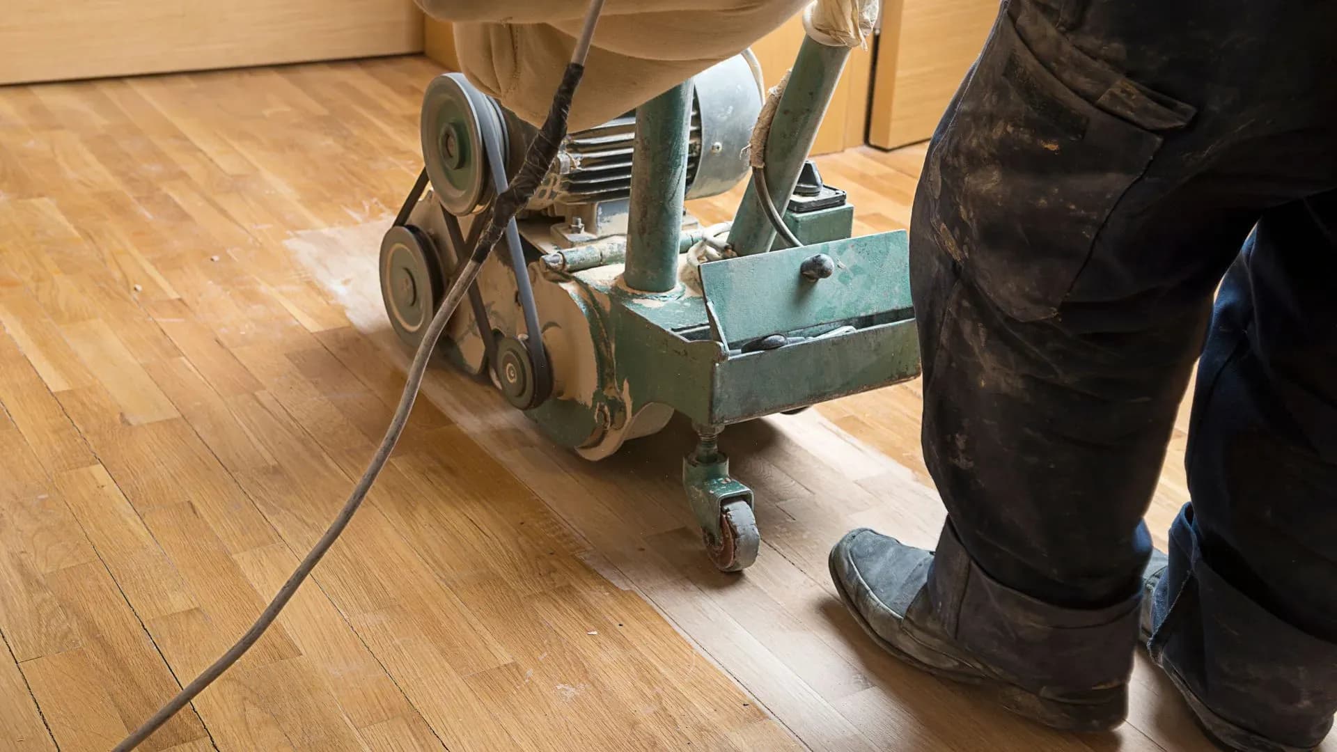 Engineered & Laminate Floor Refinishing